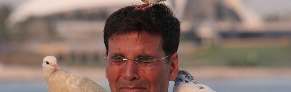 akshay welcome doves on head