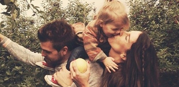 living family kiss love