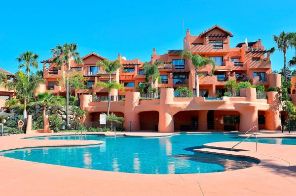 andaluca realty announces new 2 bedroom sea facing apartment in estepona