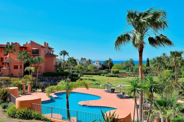 andaluca realty announces new 2 bedroom sea facing apartment in estepona