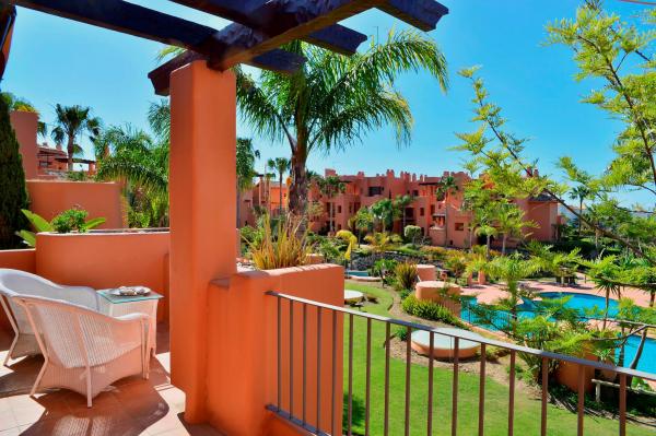 andaluca realty announces new 2 bedroom sea facing apartment in estepona