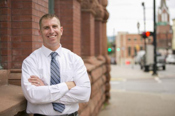 clarksburg personal injury attorneys offer free guide for anyone in a car wreck 