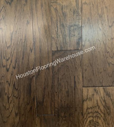 get below wholesale prices on hickory hardwood flooring with this specialist