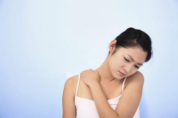 chiropractor in downtown phoenix explains stress headache and migraine treatment
