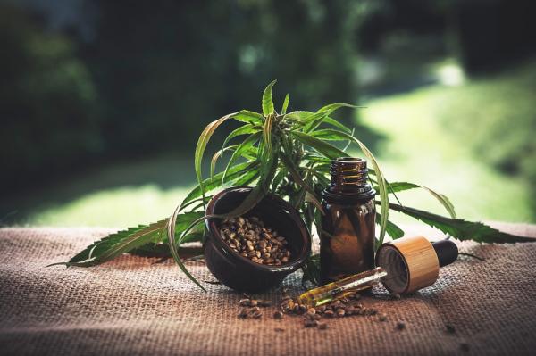 discover the amazing 100 natural cbd oil to cure your anxiety and depression